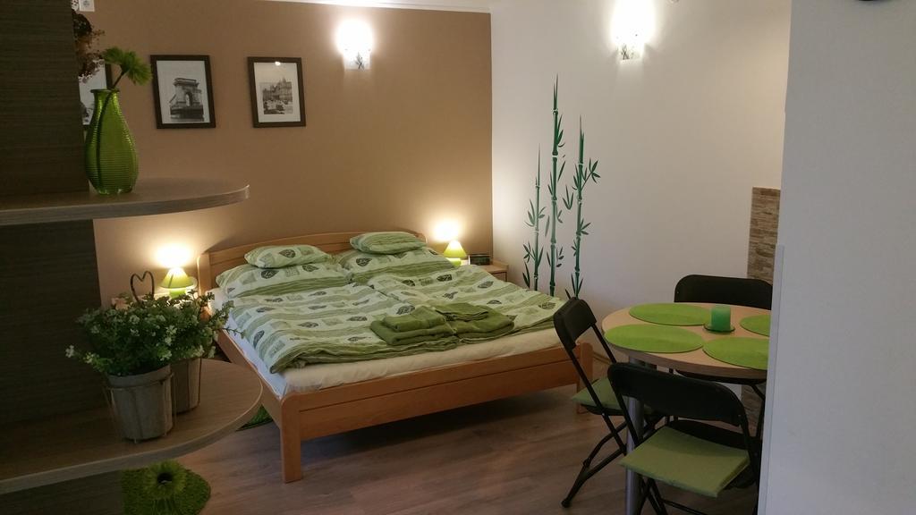 Apartment Patricia With Garden Budapest Room photo