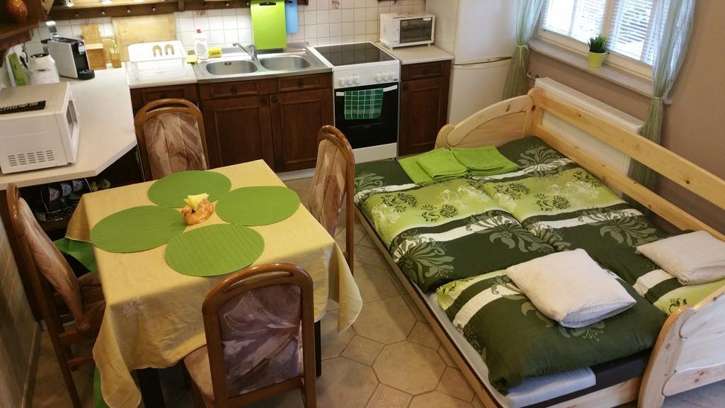 Apartment Patricia With Garden Budapest Room photo