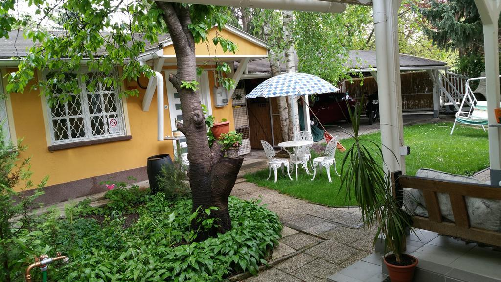 Apartment Patricia With Garden Budapest Room photo